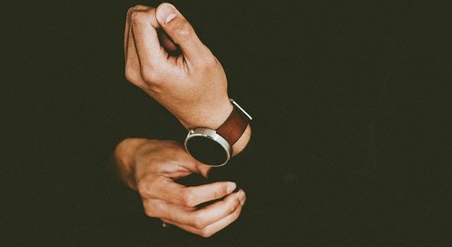 世代を超えて受け継がれる時計の魅力と資産価値の深い物語