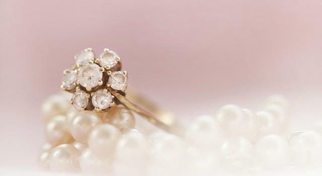 ハリーウィンストンが放つ唯一無二の輝きと世界的資産価値の秘密 ハリーウィンストンが放つ唯一無二の輝きと世界的資産価値の秘密