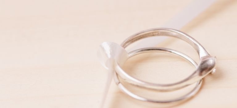 金の素材価値とブランドの芸術性が融合する現代買取市場の真実